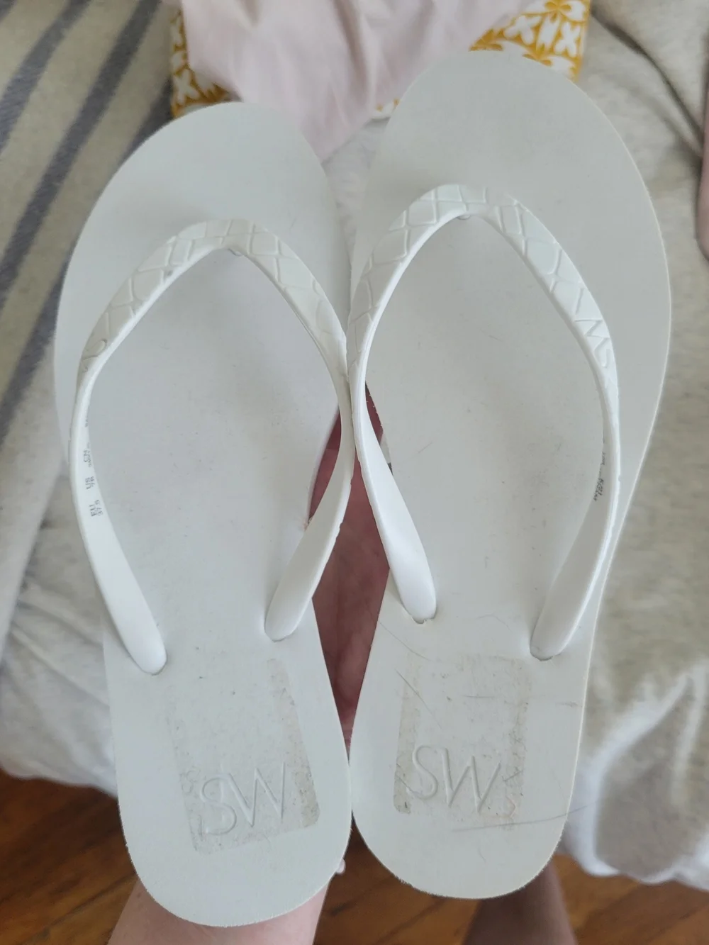 STUART WEITZMAN Croc Effect White Flip Flop Sandals